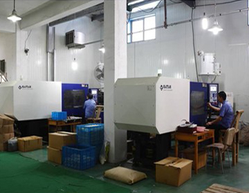 Injection molding shop